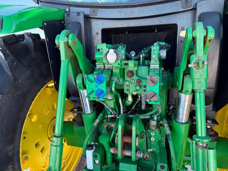 john-deere-6125r-image-28