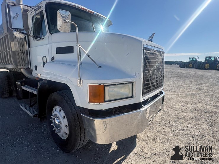 1990-mack-ch613-image-13