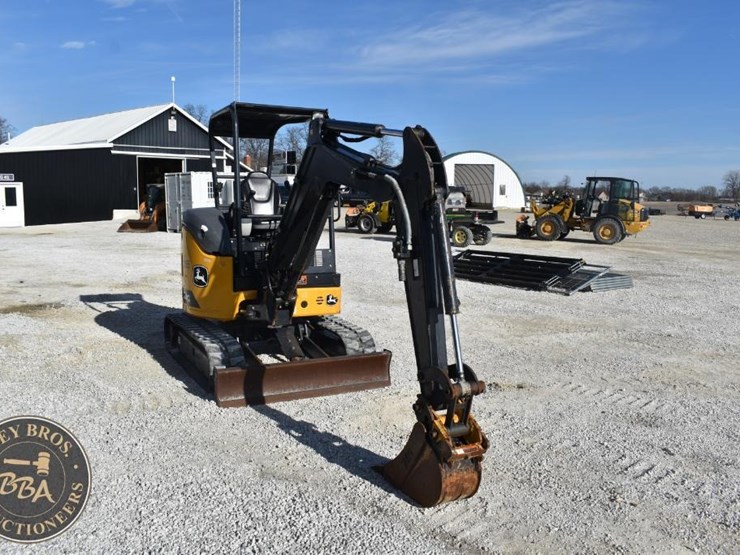 2021-deere-26g-image-15