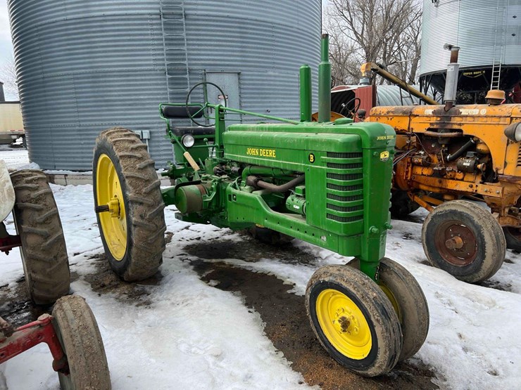 john-deere-b-image-3