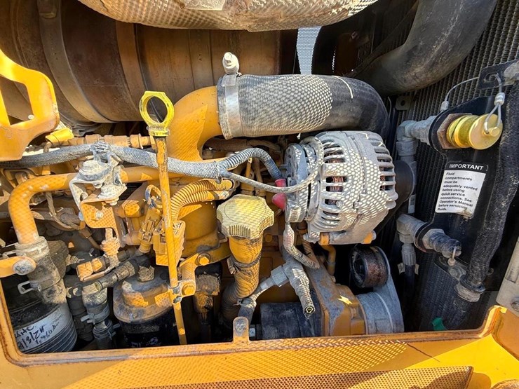 2021-caterpillar-289d3-image-23