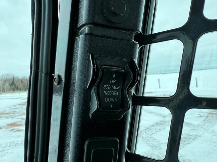 2018-bobcat-s770-image-30