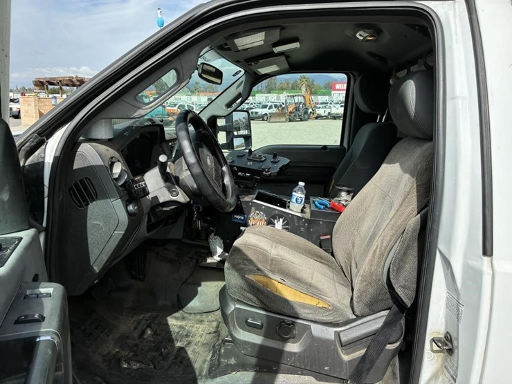 2012-ford-f550-image-10