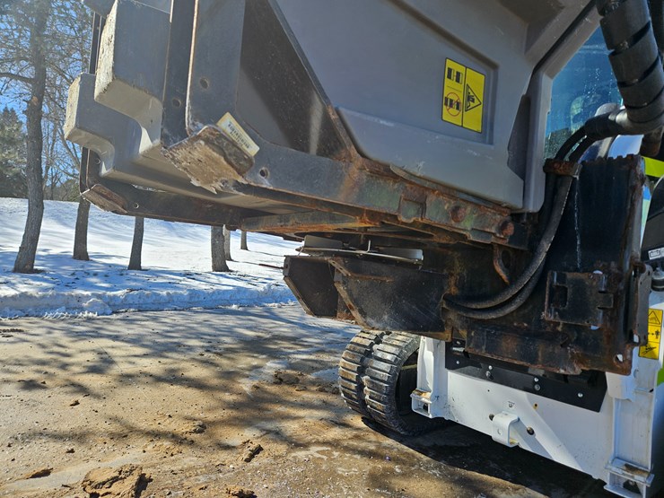 #171-•-boss-quick-cube-skid-steer-mount-salt-spreader-(1)-attachment-&-(4)-cubes-image-16