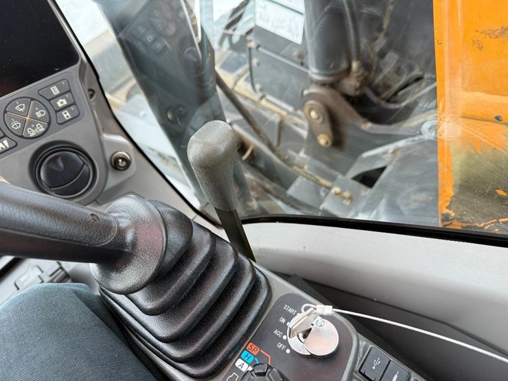 case-cx145dsr-image-64