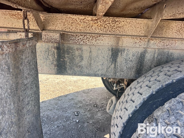 1989-mack-rd690s-image-12