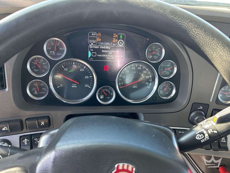 2019-kenworth-t880-image-11