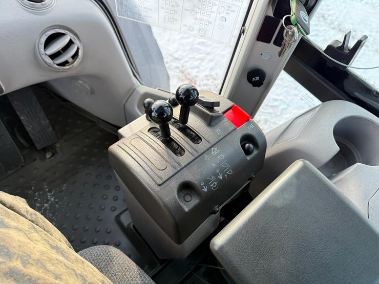 2015-volvo-l90g-image-68