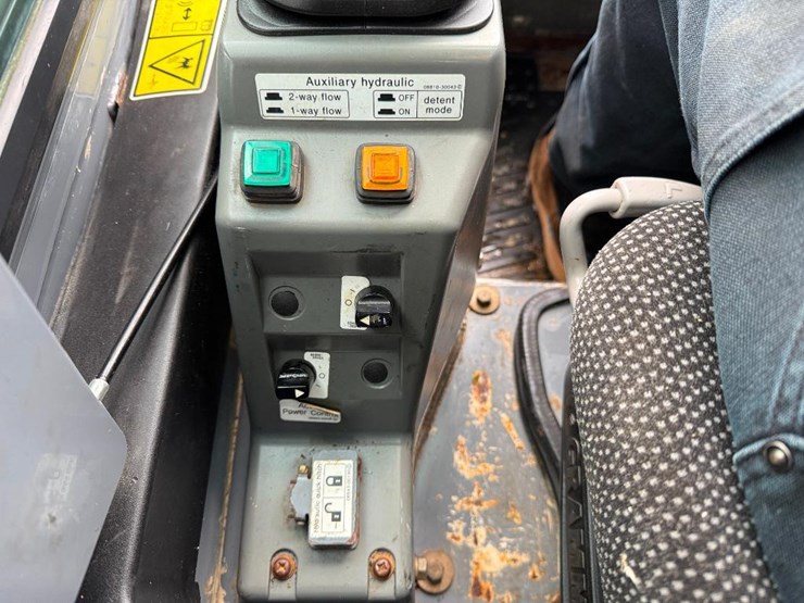 takeuchi-tl12-image-36