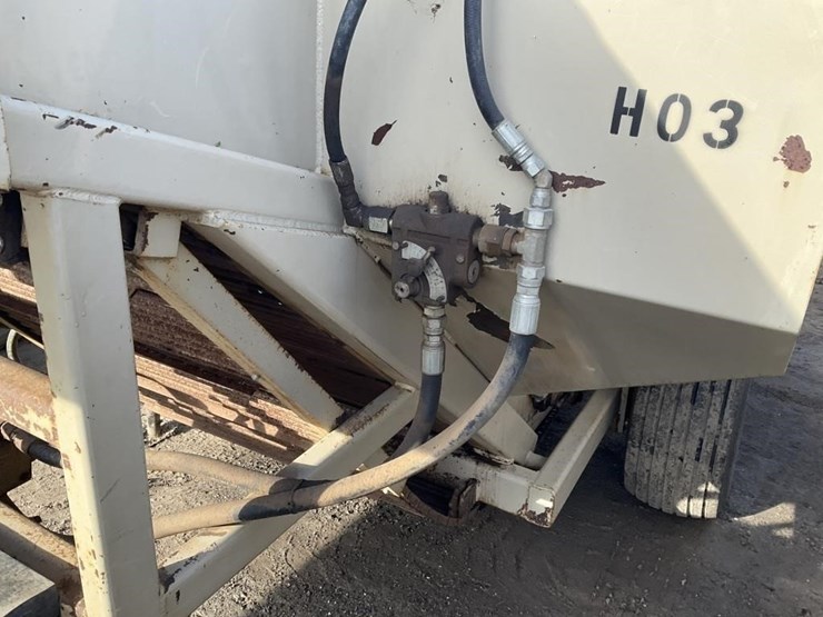 jackrabbit-wedge-13.5'x8'-hyd.-reservoir-cart-image-10