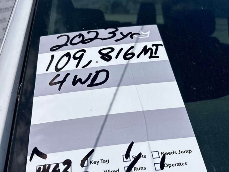 2023-chevrolet-silverado-1500-image-28