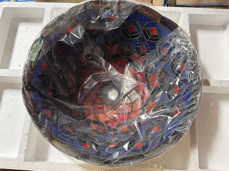 #76-•-stained-glass-lamp-image-2