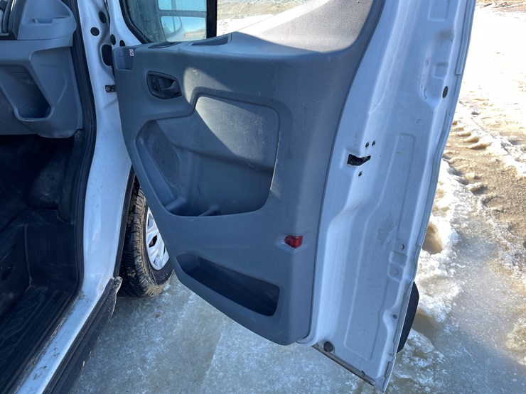 2019-ford-transit-image-42