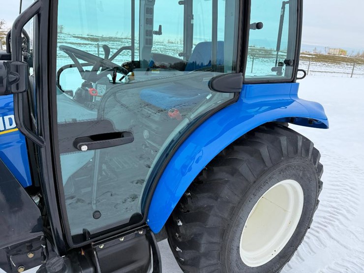 new-holland-boomer-37-image-12