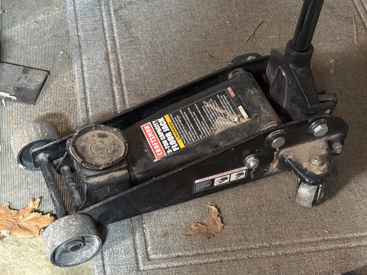 #63-•-3-ton-floor-jack-image-2