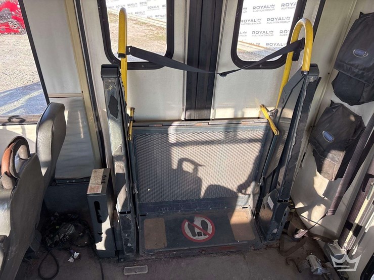 2003-ford-e450-image-20