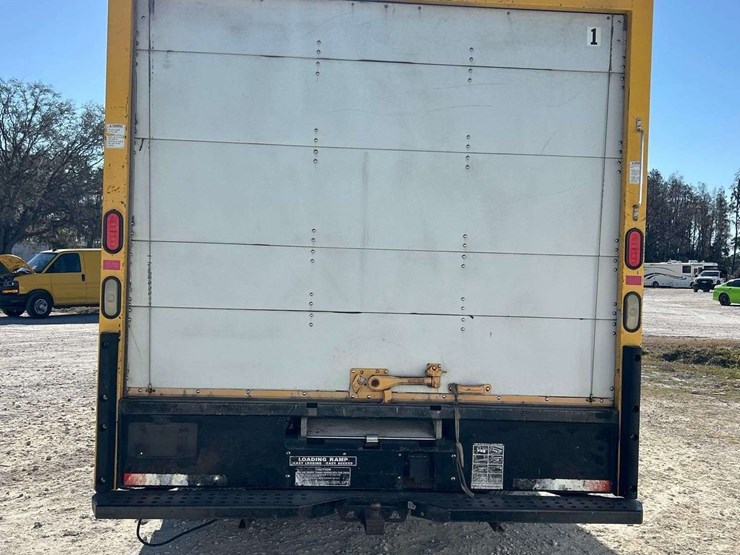 2006-gmc-3500-image-27