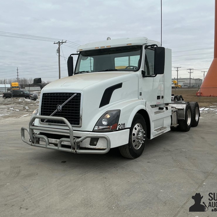 2012 VOLVO VNL64T300