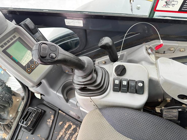 2018-deere-35g-image-52