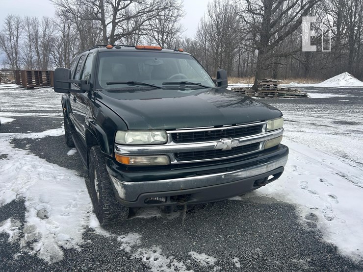 2003-chevrolet-suburban-2500-image-7