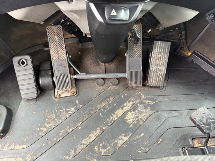 2018-doosan-dl250-5-image-61