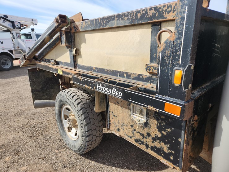 2009-gmc-3500-image-26