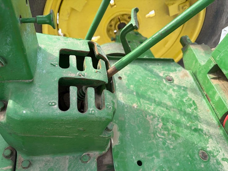 john-deere-b-image-6