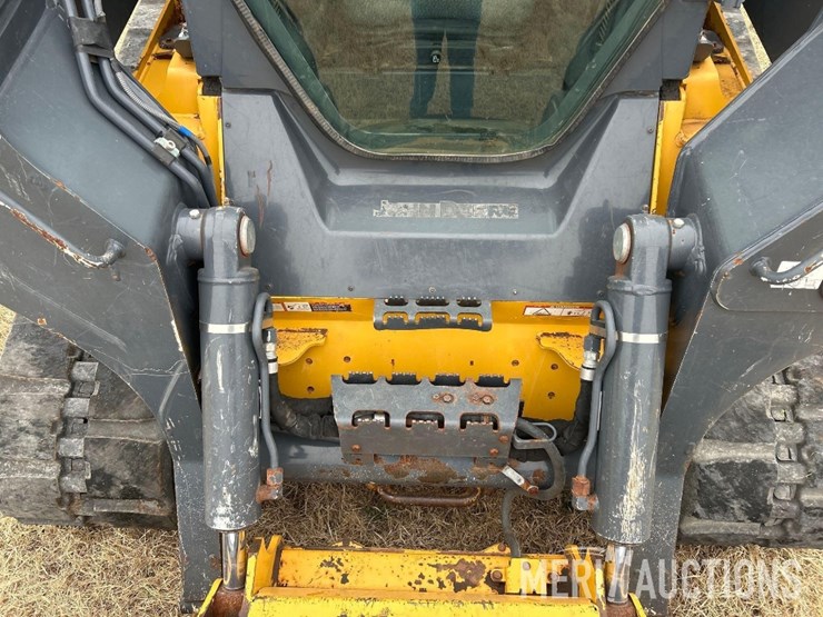 2018-deere-333g-image-11