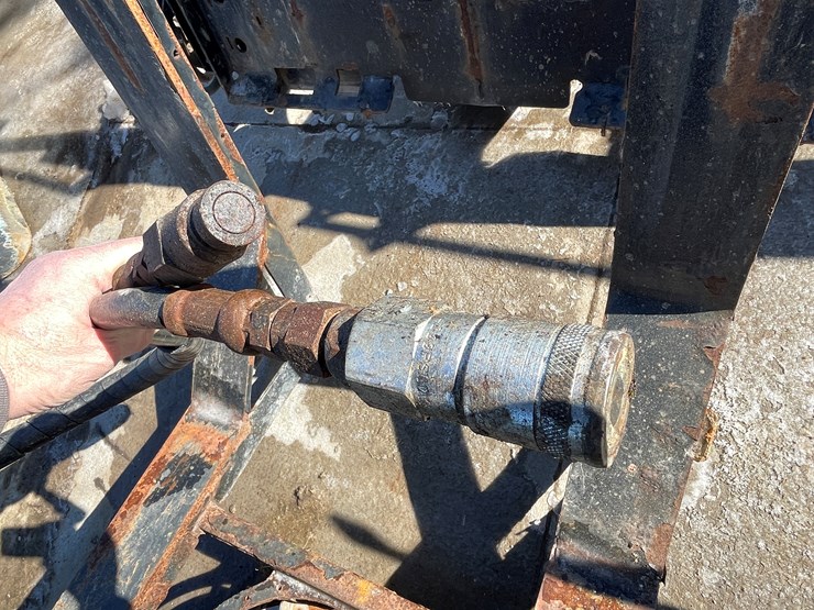 #169-•-boss-quick-cube-skid-steer-mount-salt-spreader-(1)-attachment-&-(1)-cube-image-12