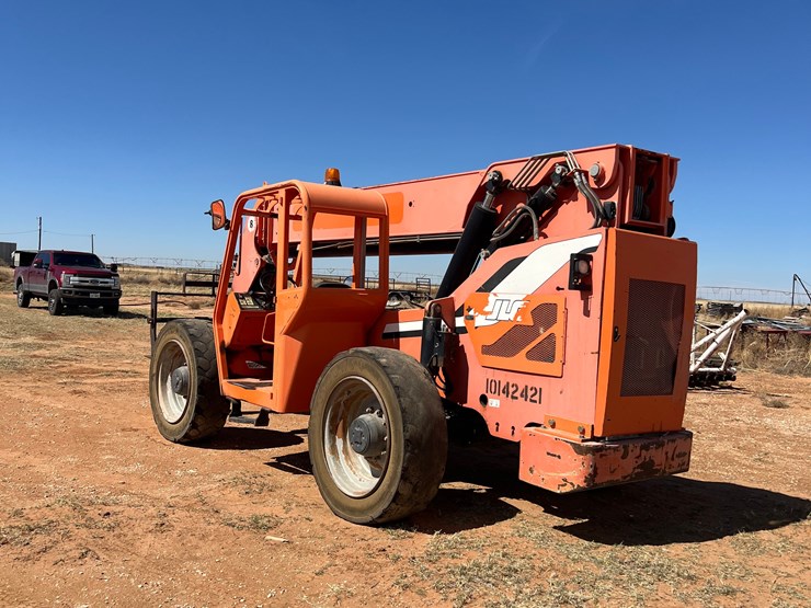 2013-sky-trak-8042-image-1