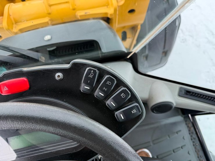 new-holland-tn75d-image-68