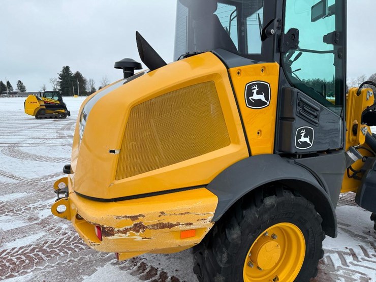 2019-deere-244l-image-26