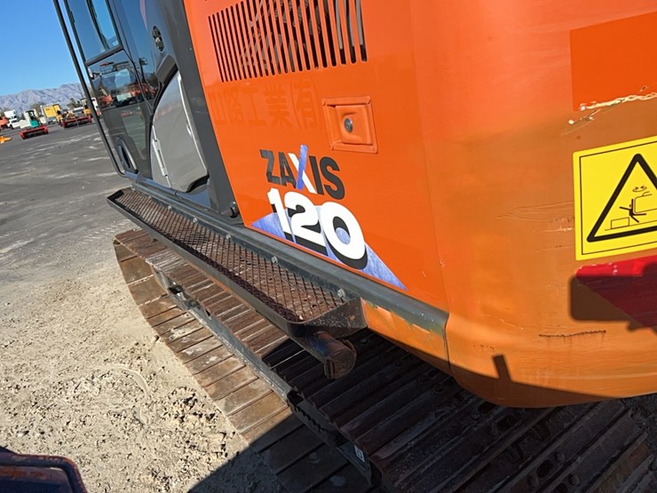 2017-hitachi-zx120-6-image-7