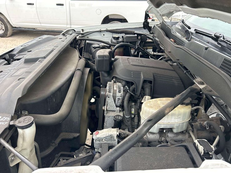 2015-chevrolet-silverado-2500hd-image-9