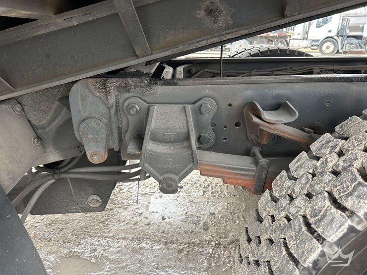 2001-ford-f650-image-27