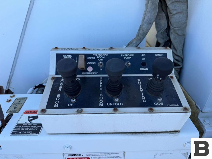 2011-international-workstar-7400-image-39