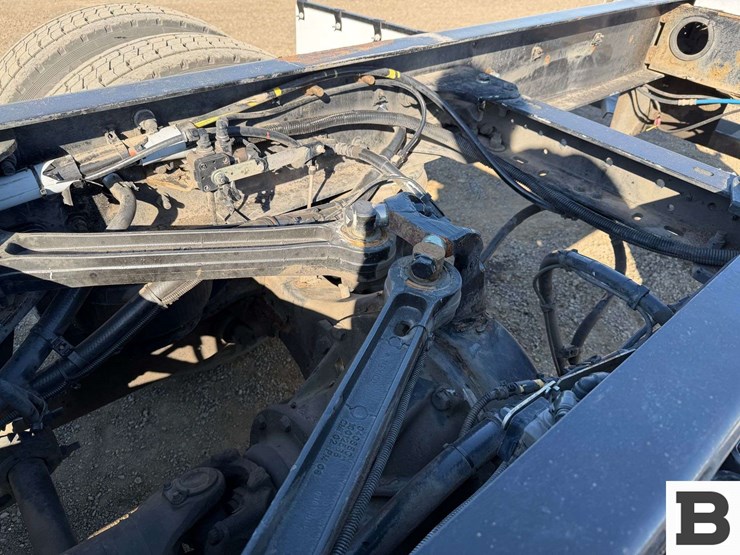 2015-kenworth-t800-image-26