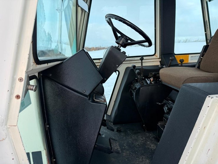 #44-•-lot-44-image-33