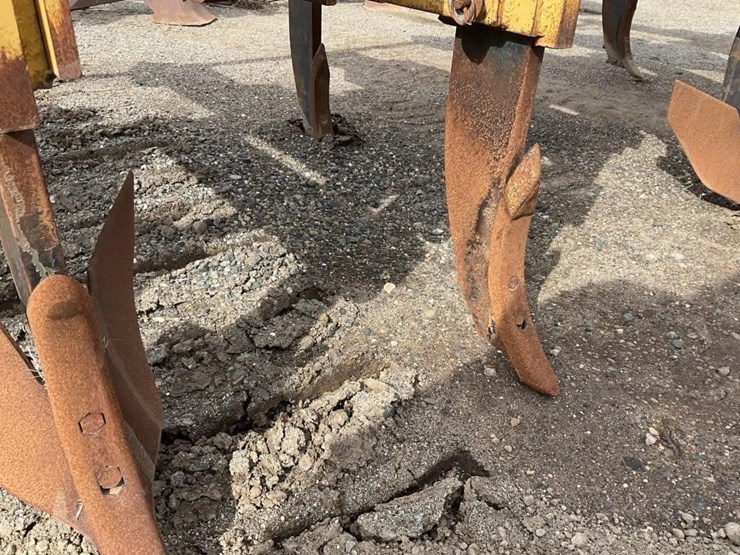 wilcox-3-pt-3-row-60"-bed-ripper-image-10