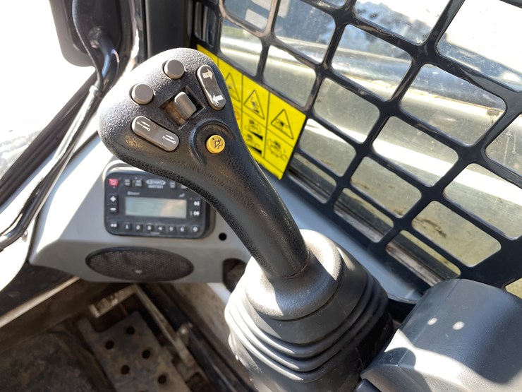 2022-bobcat-t450-image-45