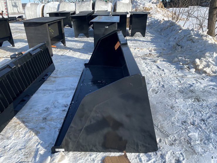 #2502-•-new-kc-84"-snow/litter-skid-steer-bucket-image-7