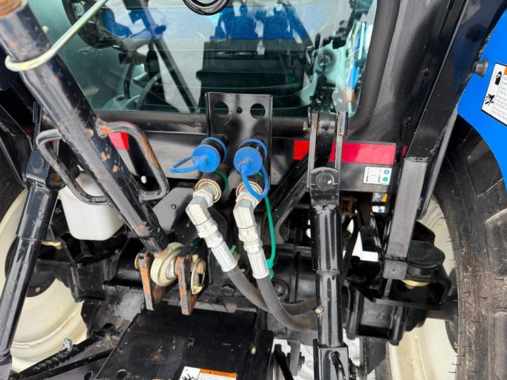 new-holland-boomer-37-image-30