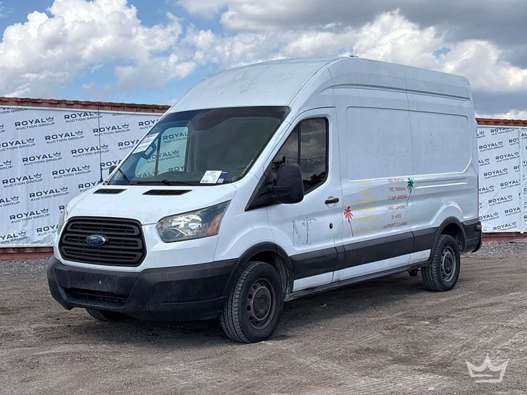 2015-ford-transit-image-1