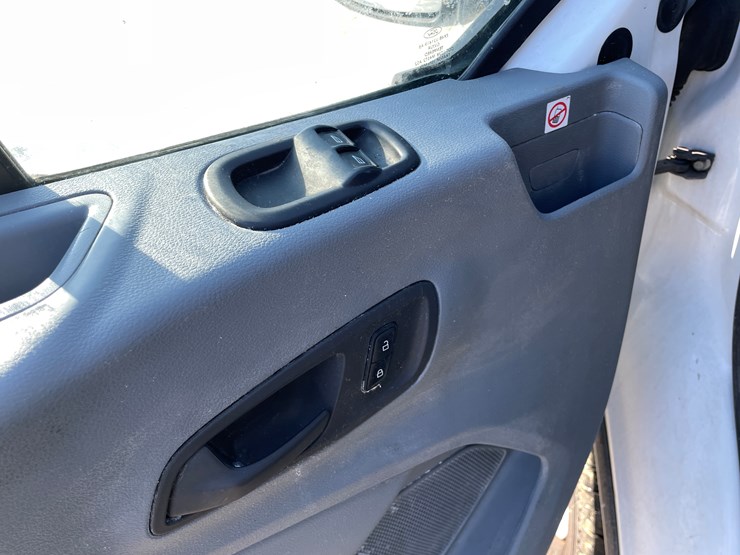 2019-ford-transit-image-34