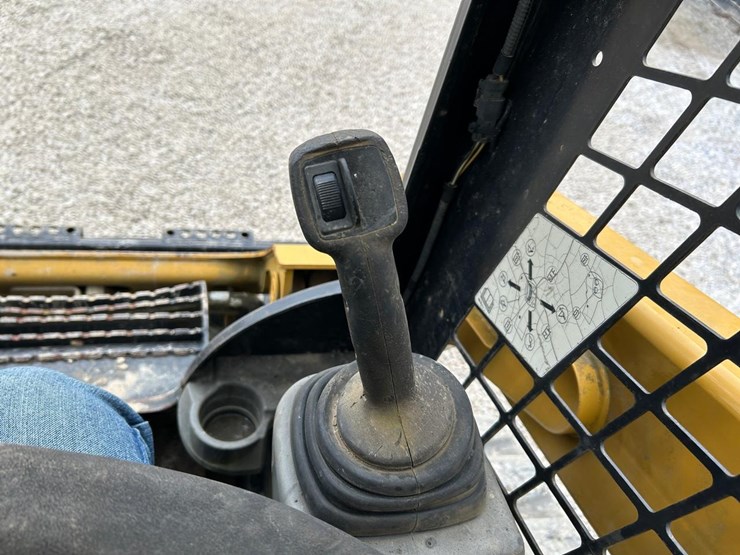 caterpillar-259d-image-23