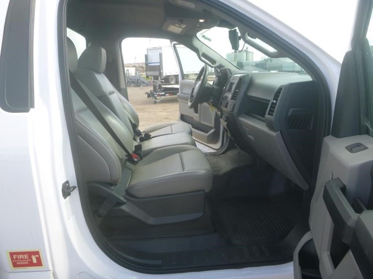 2022-ford-f450-xl-image-13