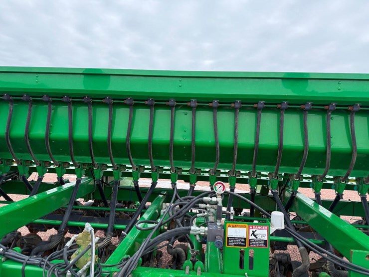 2010-john-deere-1590-image-21