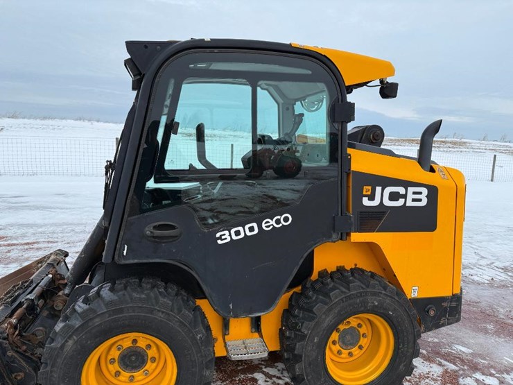 jcb-300-image-9