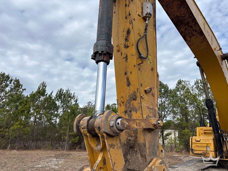 2017-caterpillar-336f-image-9