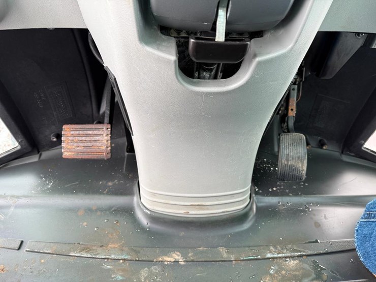 caterpillar-906m-image-51